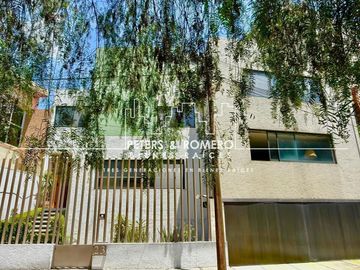 Casa en Venta en Cerrada en la Colonia Manuel Avila Camacho