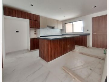 Casa en Venta en Lomas de Angelópolis, San Andrés Cholula, Puebla
