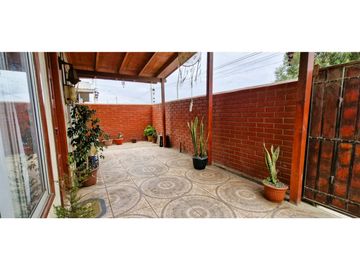 Venta de casa de 81 m2, en terreno de 247 m2., en Los Molles.