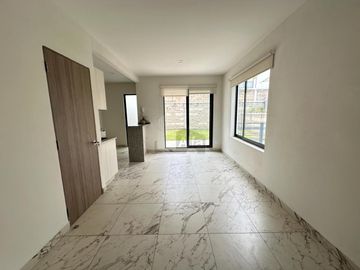 Casa en venta de 3 recámaras, en Villas del Campo, Calimaya, Estado de México.