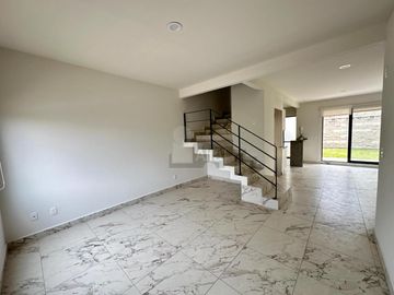 Casa en venta de 3 recámaras, en Villas del Campo, Calimaya, Estado de México.