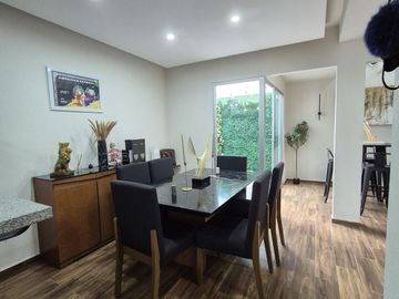 Casa en Zona Esmeralda en Venta
