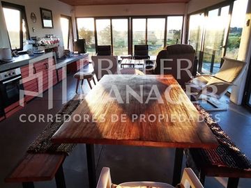 Casa en Venta en Quincho con Piscina Camino a Huape Km 9