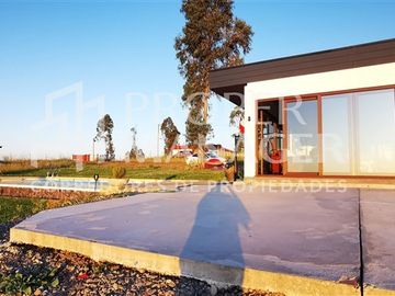 Casa en Venta en Quincho con Piscina Camino a Huape Km 9