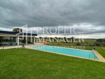 Casa en Venta en Quincho con Piscina Camino a Huape Km 9