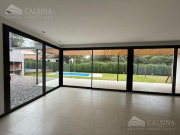 Duplex en venta de 3 dormitorios en Housing en La Carolina