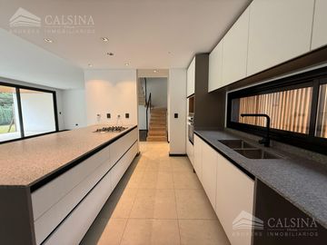 Duplex en venta de 3 dormitorios en Housing en La Carolina
