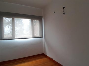 Casa en venta en La Lucila, de Libertador al Rio como a estrenar.