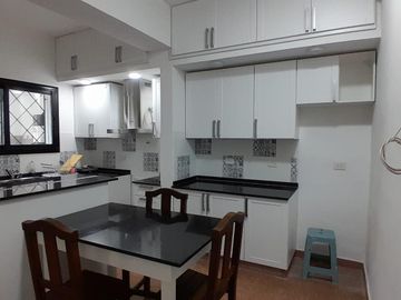 Casa en venta en La Lucila, de Libertador al Rio como a estrenar.