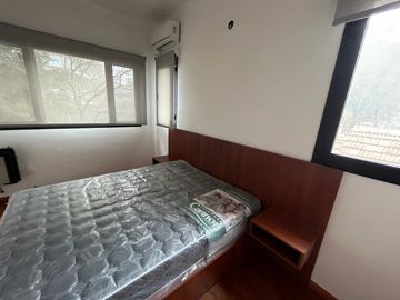 Casa en venta en La Lucila, de Libertador al Rio como a estrenar.