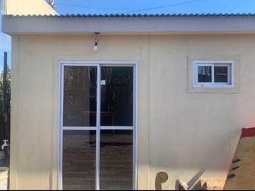 Súper oportunidad! Casa monoambiente en Country Roda. Las azucenas  al 2800