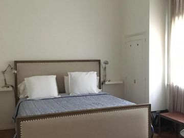 Excelente departamento en edificio de gran categoría - Recoleta