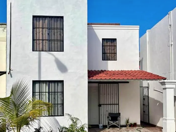 CASA EN VENTA EN MEDITERRANEO