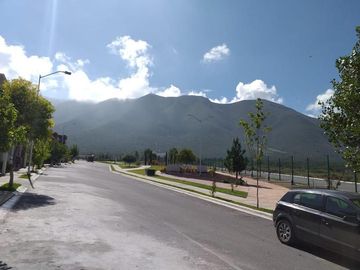 Vendo Casa en Frac Portal de las Lomas al Sur de Saltillo