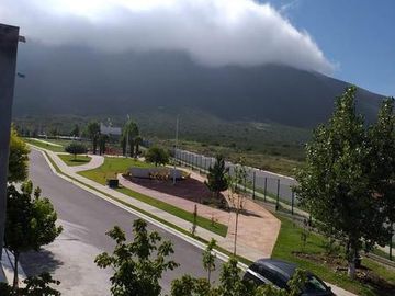 Vendo Casa en Frac Portal de las Lomas al Sur de Saltillo