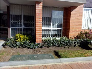 SE VENDE APARTAMENTO EN GRAN GRANADA CON PATIO, ENGATIVA, BOGOTA