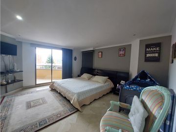 Apartamento en venta, en laureles