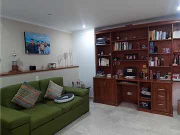 Apartamento en venta, en laureles