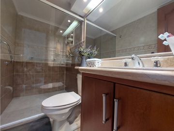 Apartamento en venta, en laureles