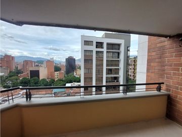 Apartamento en venta, en laureles