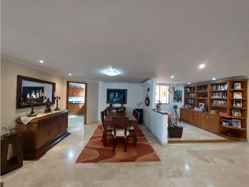 Apartamento en venta, en laureles
