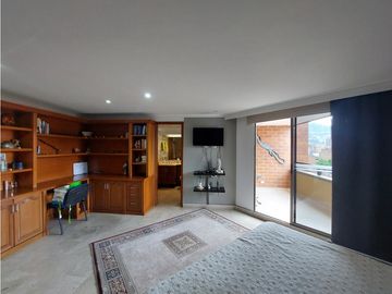 Apartamento en venta, en laureles