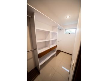 HERMOSA CASA A LA VENTA EN EL RETIRO SECTOR LA MARIA UNIDAD CERRADA