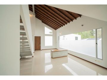 HERMOSA CASA A LA VENTA EN EL RETIRO SECTOR LA MARIA UNIDAD CERRADA