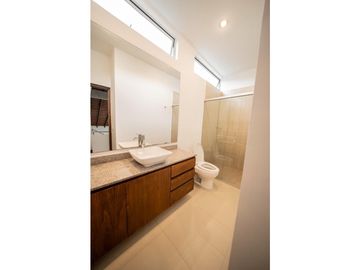 HERMOSA CASA A LA VENTA EN EL RETIRO SECTOR LA MARIA UNIDAD CERRADA