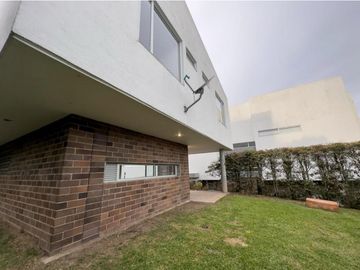 HERMOSA CASA A LA VENTA EN EL RETIRO SECTOR LA MARIA UNIDAD CERRADA
