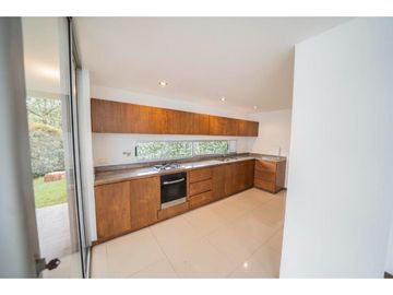 HERMOSA CASA A LA VENTA EN EL RETIRO SECTOR LA MARIA UNIDAD CERRADA