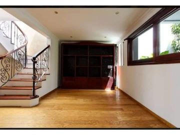 Residencia En Venta En Rincón De La Calera Con Alberca
