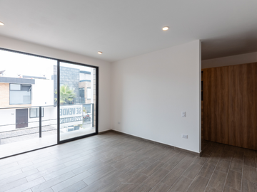 Casa en venta en Fracc. Montesierra, en la zona de la Carcaña con acabados de lujo