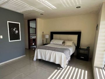 Casa en venta en Bosques de Zavaleta, con vestidor de ensueño