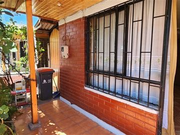 Casa en Venta en Portales/ Las Naciones