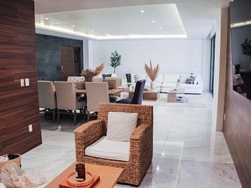 Departamento en Bosques de las Lomas en Venta