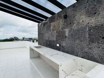 Preventa en Fracc. Paseo de la Reina/Monte Magno- 4 habitaciones y jardín