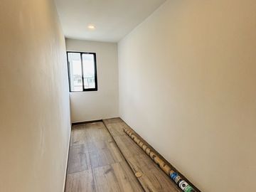 Preventa en Fracc. Paseo de la Reina/Monte Magno- 4 habitaciones y jardín