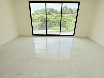 Casa en venta en Fracc. Privado Monte Magno- Habitación en PB y jardín