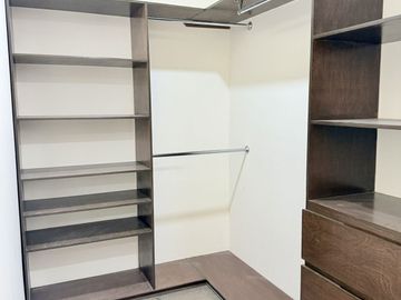 Casa en venta en Fracc. Privado Monte Magno- Habitación en PB y jardín