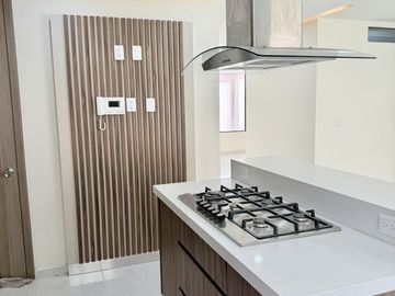 Casa en venta en Fracc. Privado Monte Magno- Habitación en PB y jardín