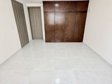 Casa en venta en Fracc. Privado Monte Magno- Habitación en PB y jardín