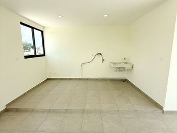 Casa en venta en Fracc. Privado Monte Magno- Habitación en PB y jardín