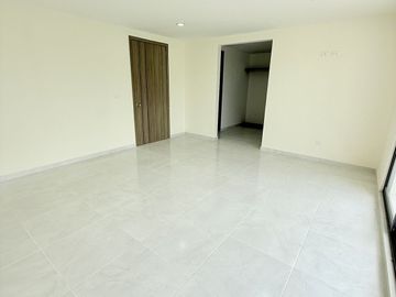 Casa en venta en Fracc. Privado Monte Magno- Habitación en PB y jardín