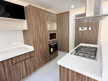 Casa en venta en Fracc. Privado Monte Magno- Habitación en PB y jardín