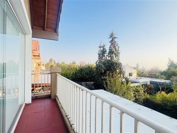 Casa en Venta en VALENZUELA PUELMA, LA REINA