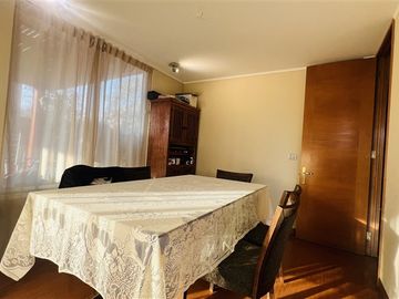 Casa en Venta en VALENZUELA PUELMA, LA REINA