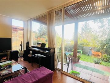 Casa en Venta en VALENZUELA PUELMA, LA REINA