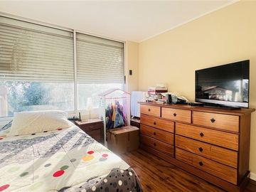 Casa en Venta en VALENZUELA PUELMA, LA REINA