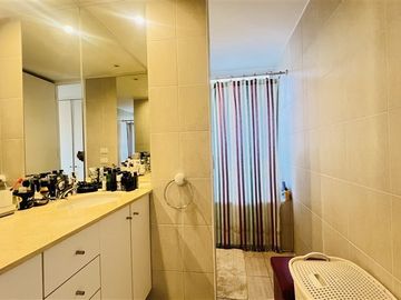 Casa en Venta en VALENZUELA PUELMA, LA REINA